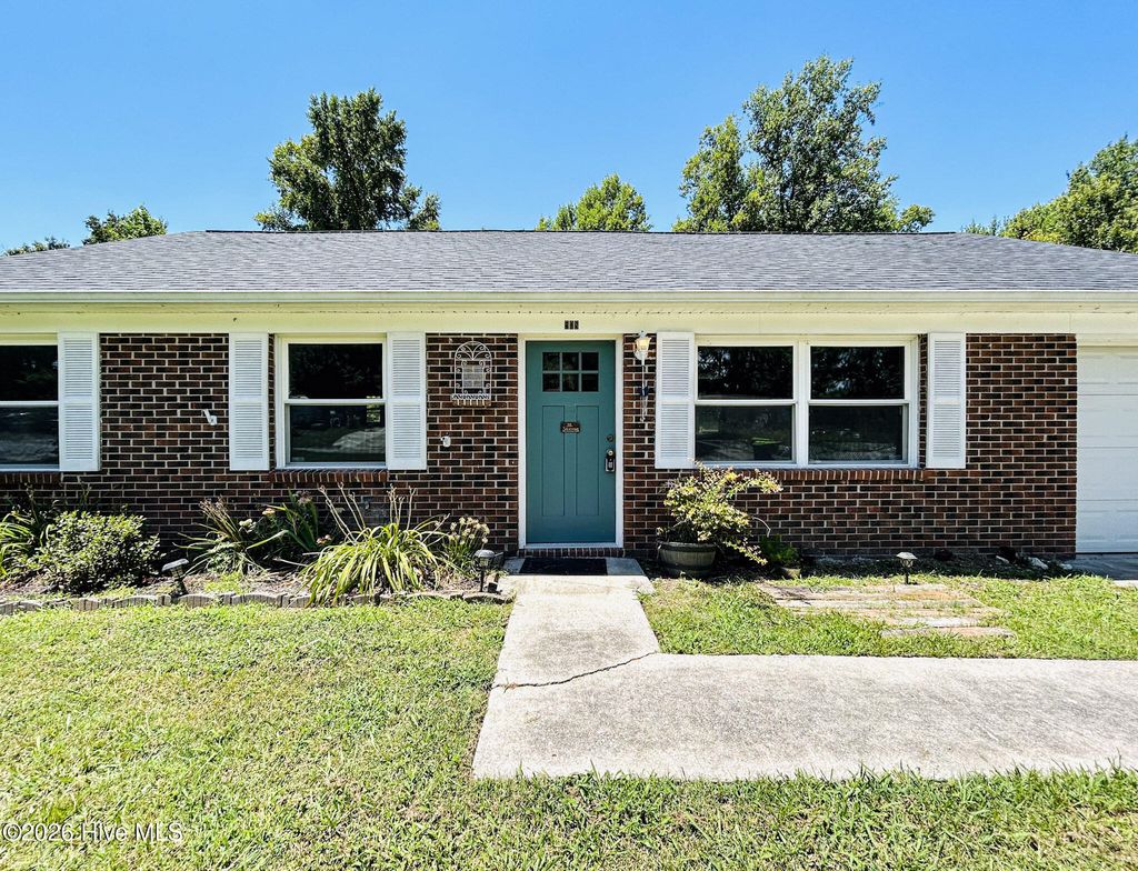 Photo of 508 Thyme Court, Jacksonville, NC 28540 (MLS # 100589628)