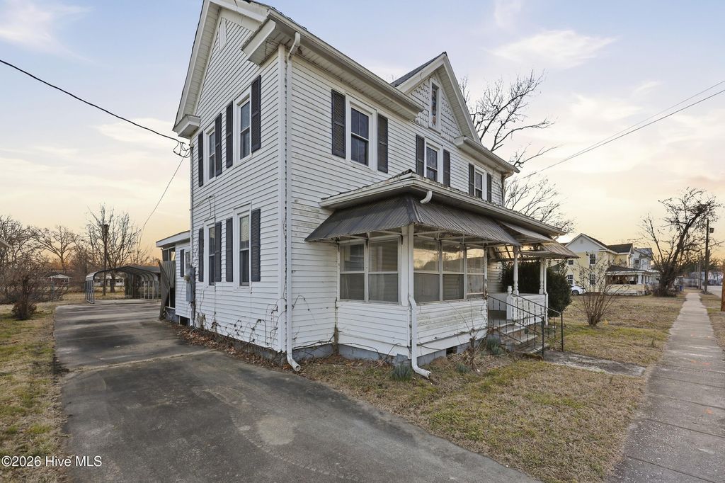 Photo of 307 Dobbs Street, Hertford, NC 27944 (MLS # 100556285)