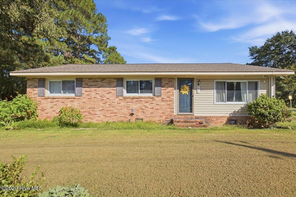 Photo of 613 E Chelly Street, Warsaw, NC 28398 (MLS # 100604914)