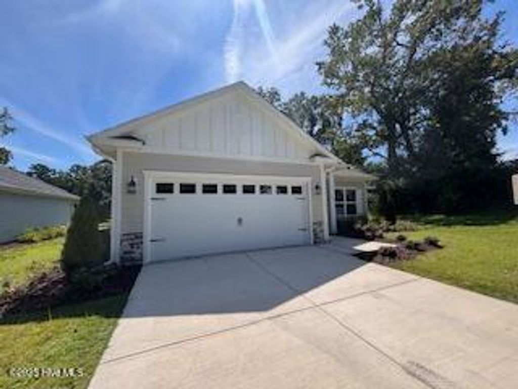 Photo of 107 Firethorn Circle, Wallace, NC 28466 (MLS # 100437086)