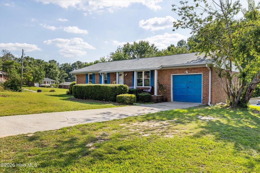Photo of 914 Sycamore Drive, Grovetown, GA 30813 (MLS # 100581441)