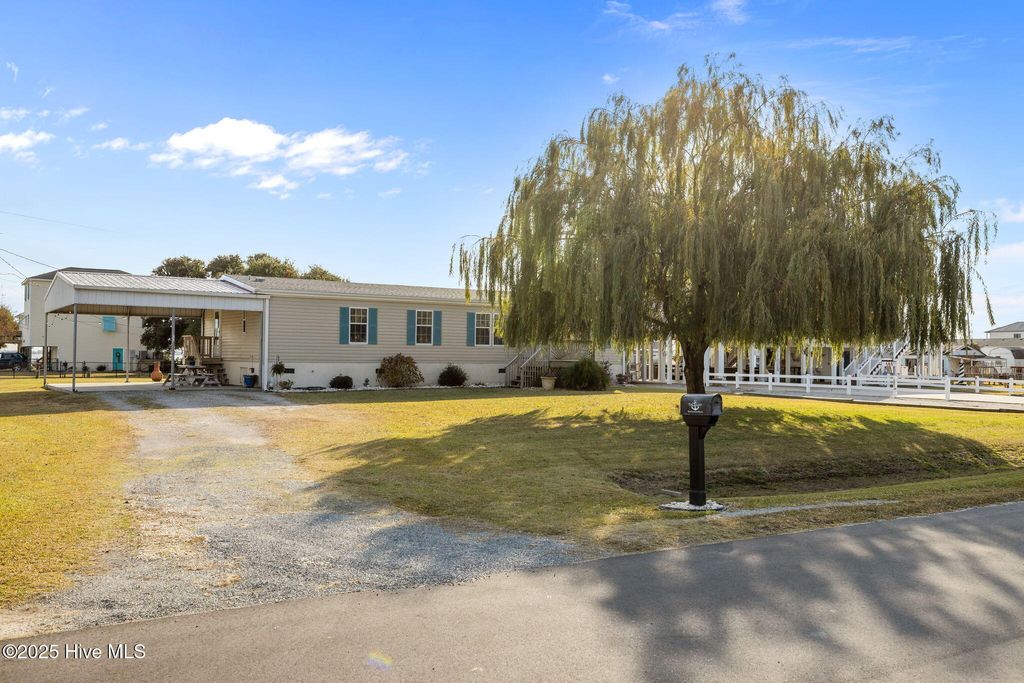 Photo of 154 Cannon Drive, Newport, NC 28570 (MLS # 100542494)