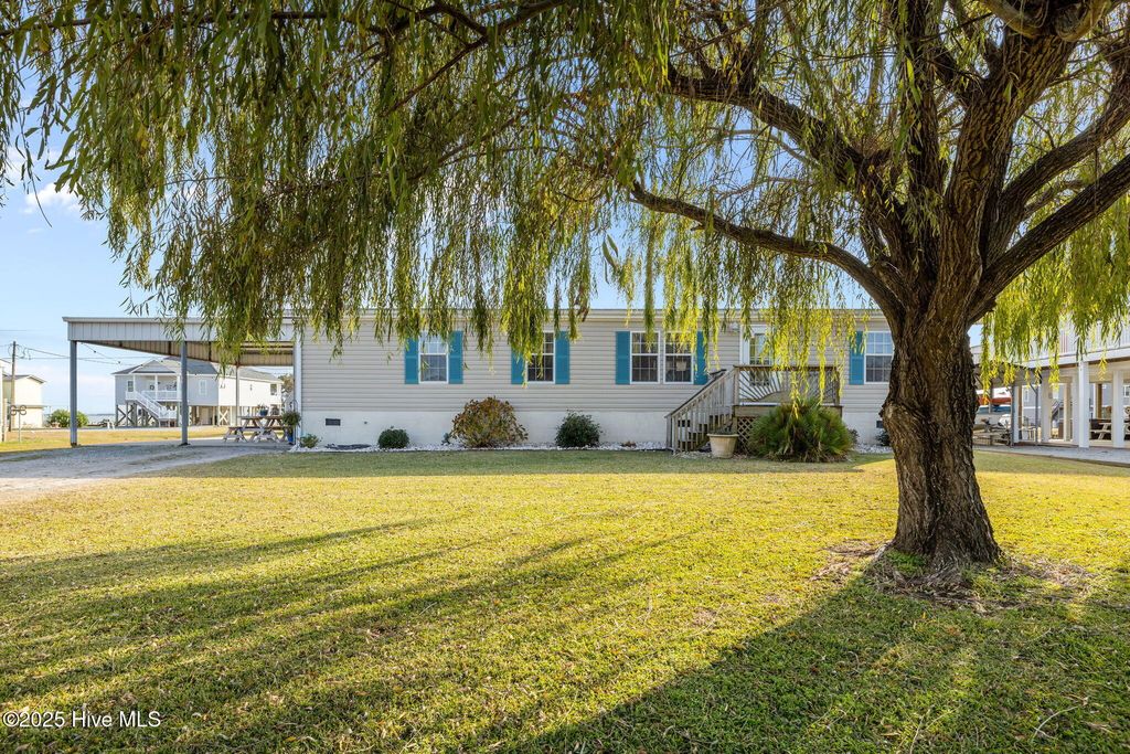 Photo of 154 Cannon Drive, Newport, NC 28570 (MLS # 100542494)