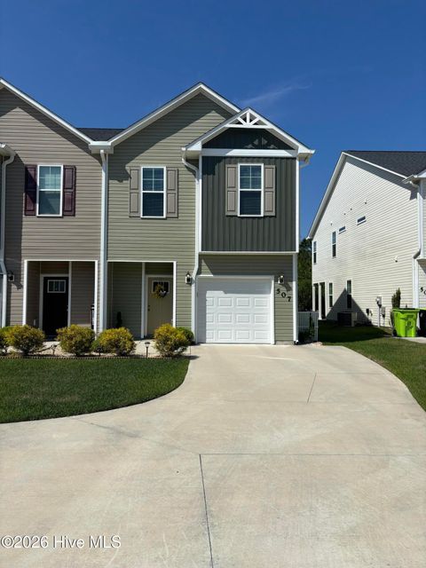 Townhouse For Sale - 507 Shallotte Lane<br/> Onslow County, Holly Ridge, NC 28445