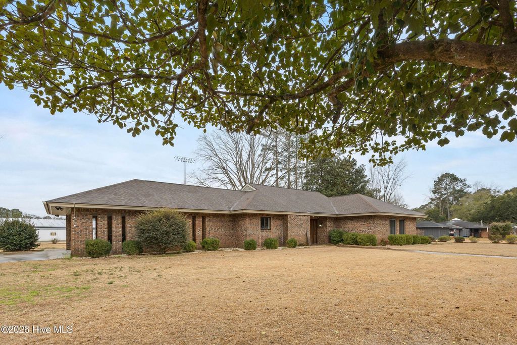 Photo of 616 E Murphy Street, Wallace, NC 28466 (MLS # 100555977)