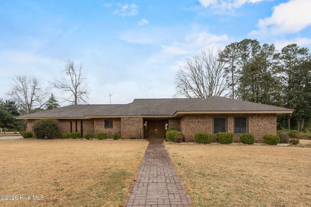 Photo of 616 E Murphy Street, Wallace, NC 28466 (MLS # 100555977)