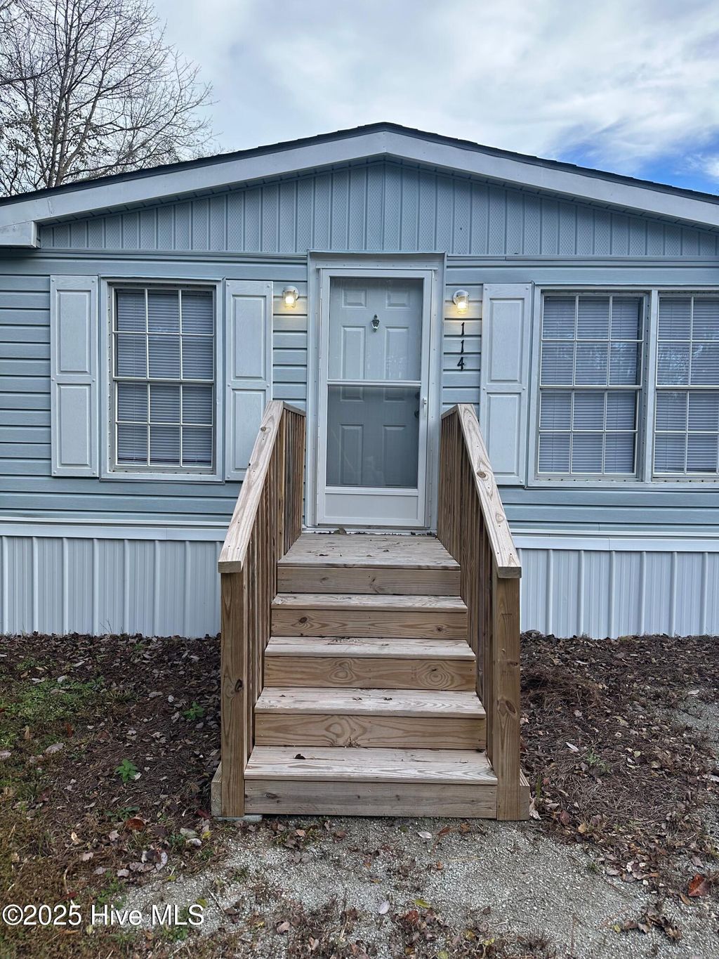 Photo of 114 Deer Road, Hubert, NC 28539 (MLS # 100545851)