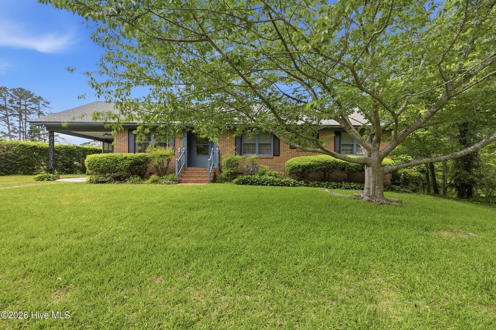 Photo of 724 Whedbee Drive, Hertford, NC 27944 (MLS # 100572240)