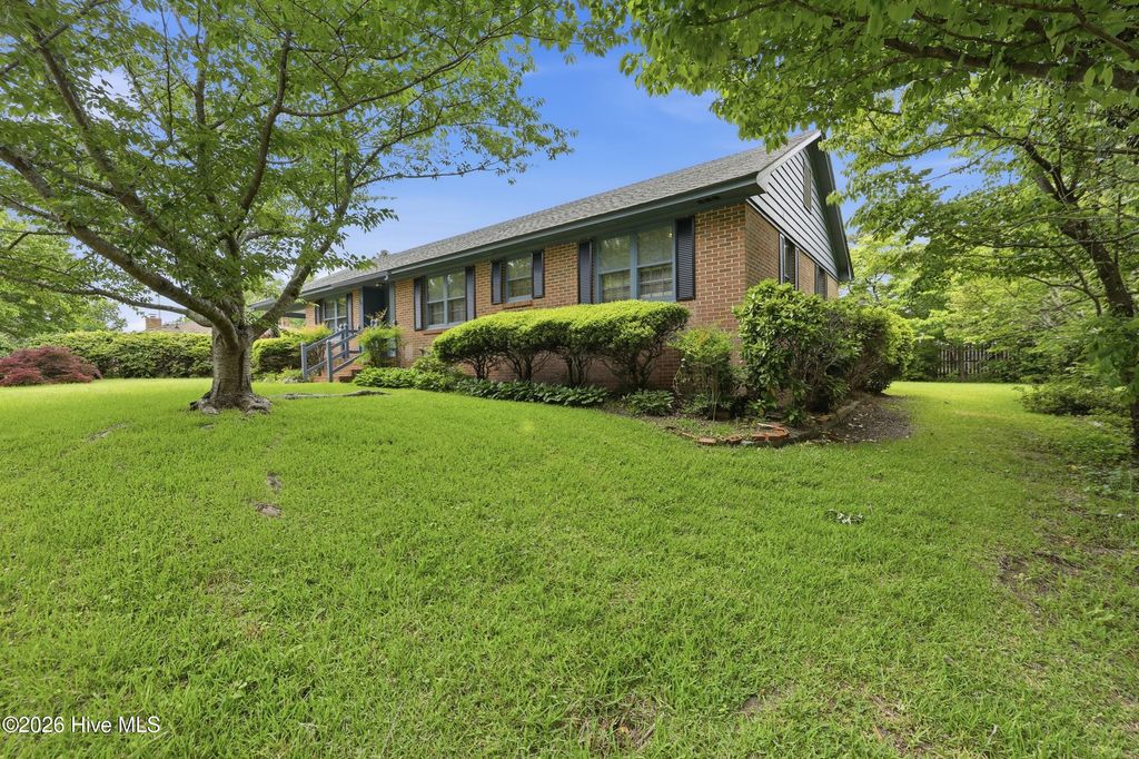 Photo of 724 Whedbee Drive, Hertford, NC 27944 (MLS # 100572240)