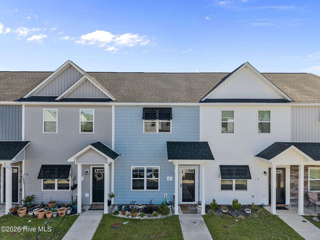 Photo of 6 Outrigger Drive, Swansboro, NC 28584 (MLS # 100568703)