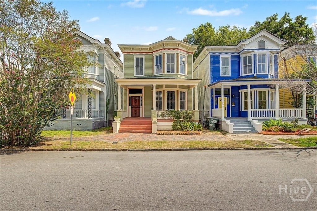 Photo of 208 W 39th Street, Savannah, GA 31406 (MLS # SA360449)