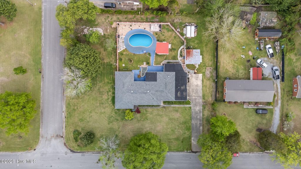 Photo of 1104 Longview Drive, New Bern, NC 28562 (MLS # 100564061)