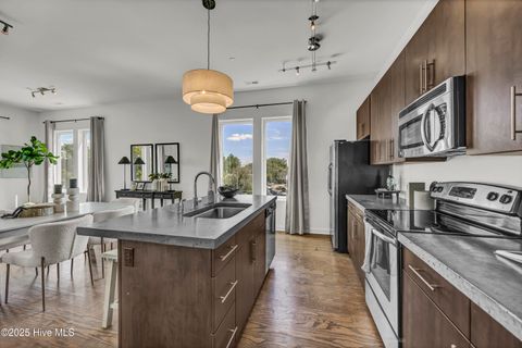 Tiny photo for 314 Davis Street #Unit 301, Wilmington, NC 28401 (MLS # 100561607)