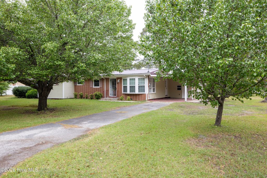 Photo of 321 N Church Avenue, Garland, NC 28441 (MLS # 100566821)