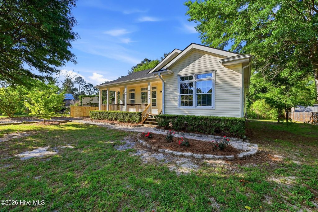 Photo of 706 Ridgecrest Lane, Rocky Point, NC 28457 (MLS # 100568829)