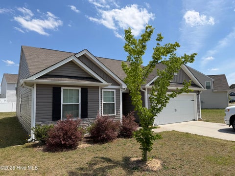 Homes For Rent - 229 Brisk Drive<br/> Zebulon, NC 27597