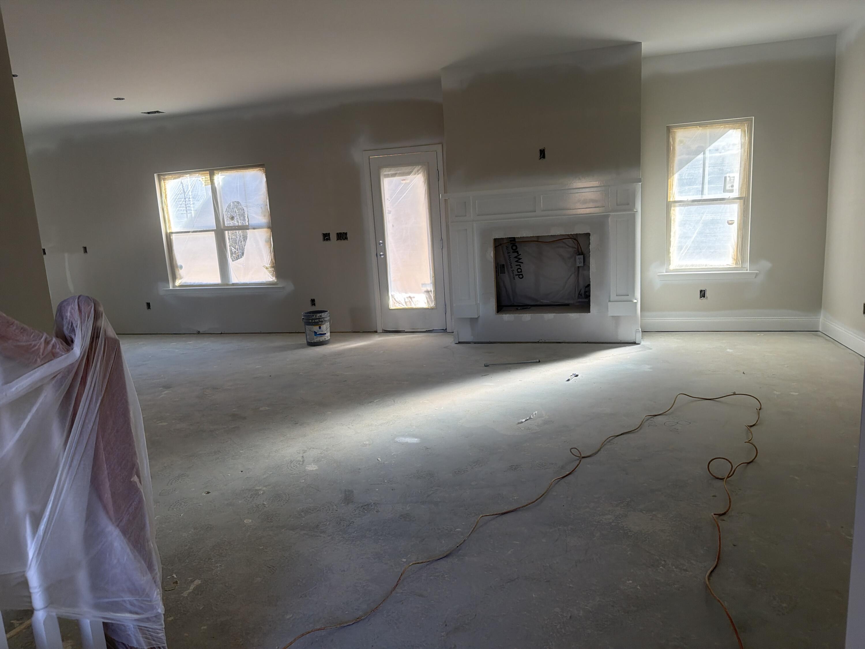 1395 Elias Station Station