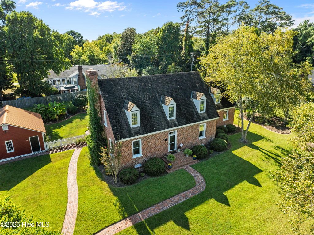 Photo of 661 Main Street Ext, Swansboro, NC 28584 (MLS # 100532379)