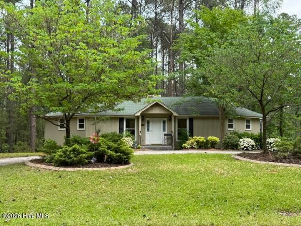 Photo of 128 Royal Pine Lane, McCormick, SC 29835 (MLS # 100573235)