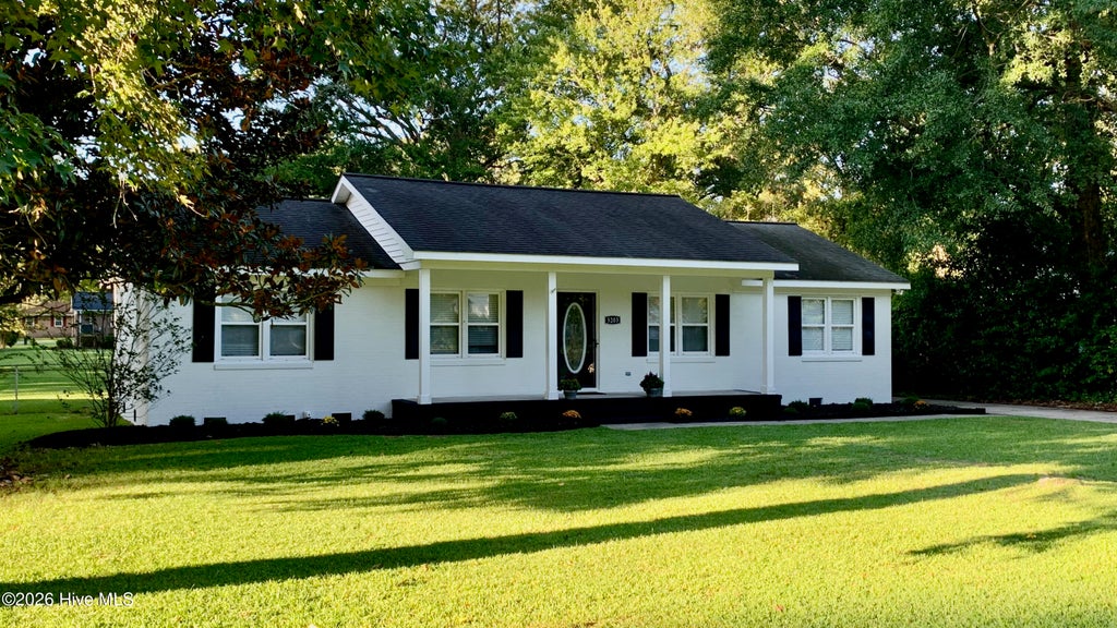 Photo of 5203 Meadowbrook Drive, Trent Woods, NC 28562 (MLS # 100602557)