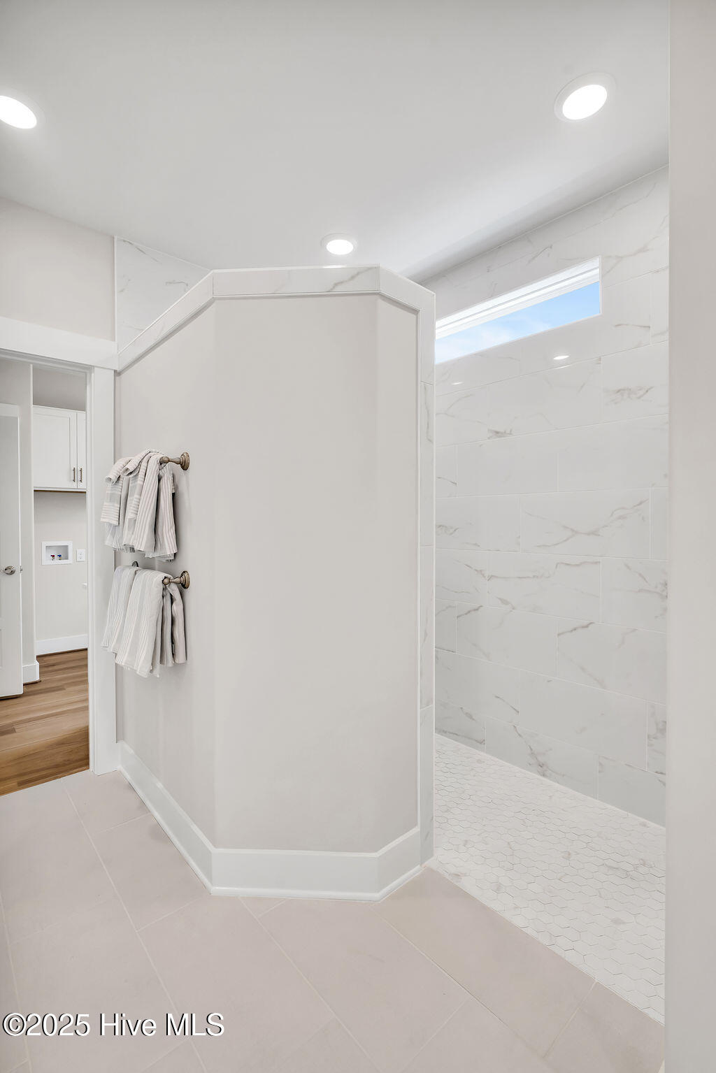 3791 Bay Colony Road NE