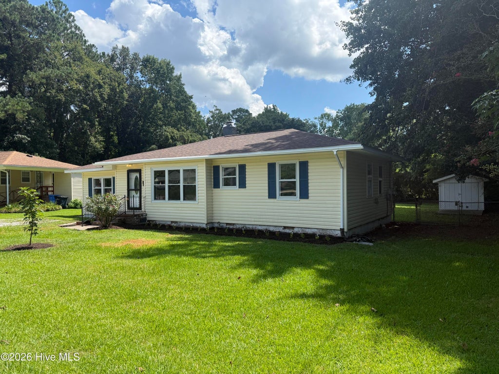 Photo of 18 White Oak Street, Jacksonville, NC 28540 (MLS # 100593767)