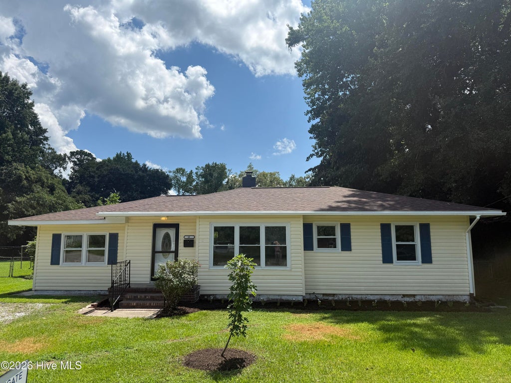 Photo of 18 White Oak Street, Jacksonville, NC 28540 (MLS # 100593767)