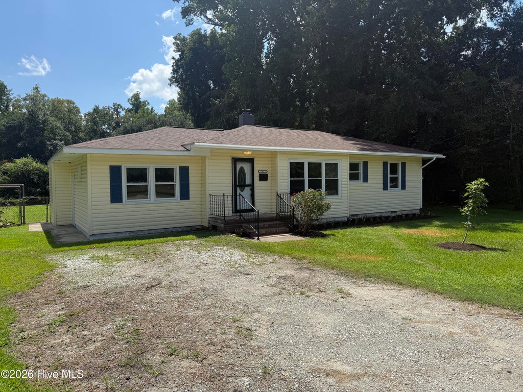 Photo of 18 White Oak Street, Jacksonville, NC 28540 (MLS # 100593767)