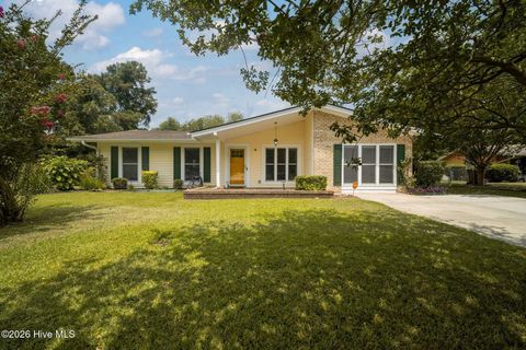 Homes For Sale - 88 Parkway Drive<br/> Onslow County, Jacksonville, NC 28540