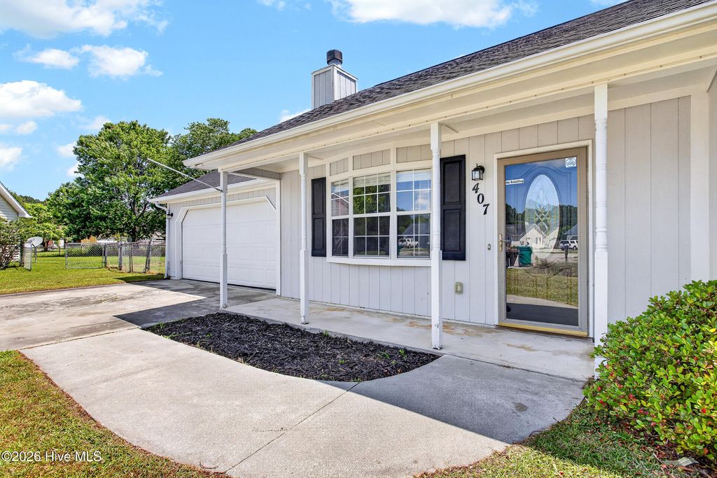 Photo of 407 Alec Court, Hubert, NC 28539 (MLS # 100571900)
