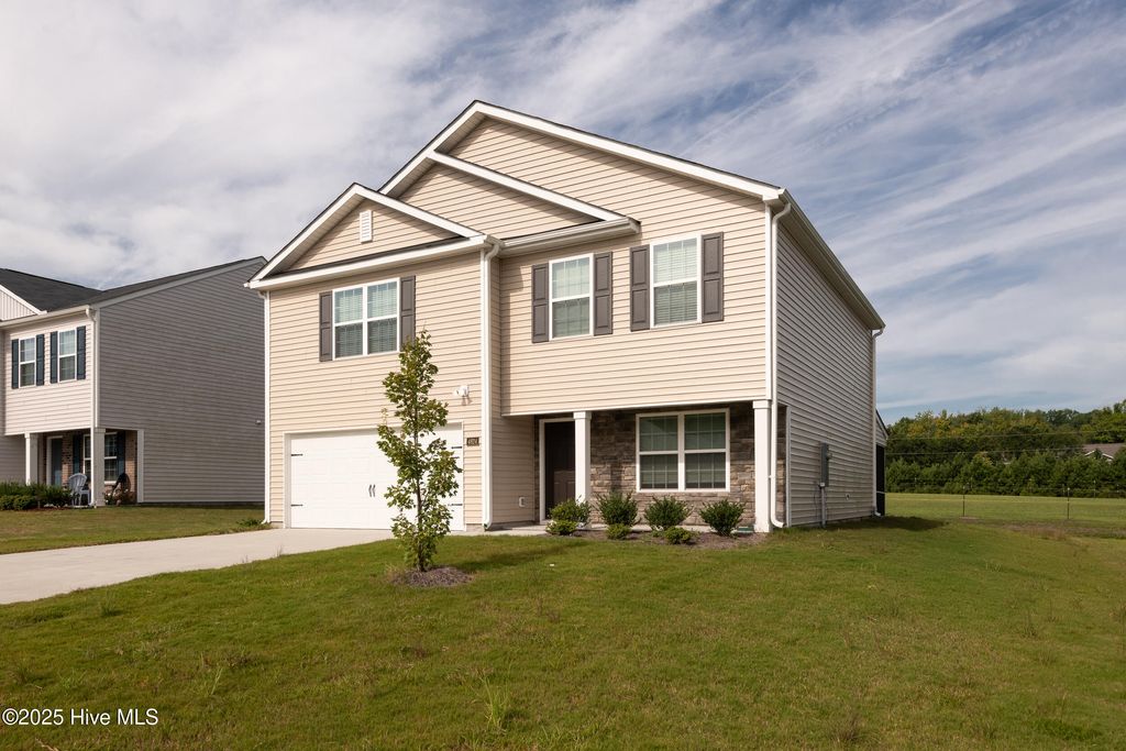 Photo of 4624 Slatestone Drive, Greenville, NC 27858 (MLS # 100528302)