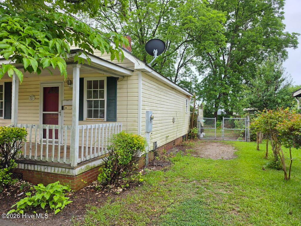 Photo of 1011 E 6th Street, Washington, NC 27889 (MLS # 100579541)