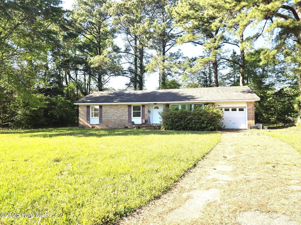 Photo of 513 Birchwood Court, Jacksonville, NC 28546 (MLS # 100571548)