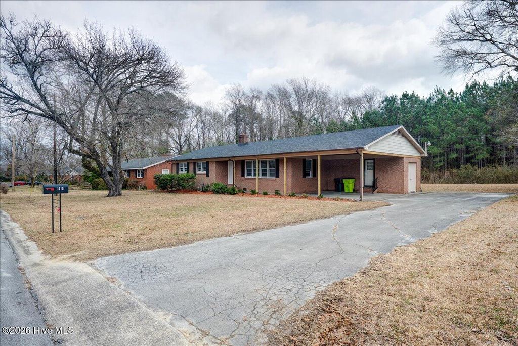 Photo of 1410 Phillips Avenue, New Bern, NC 28562 (MLS # 100556272)