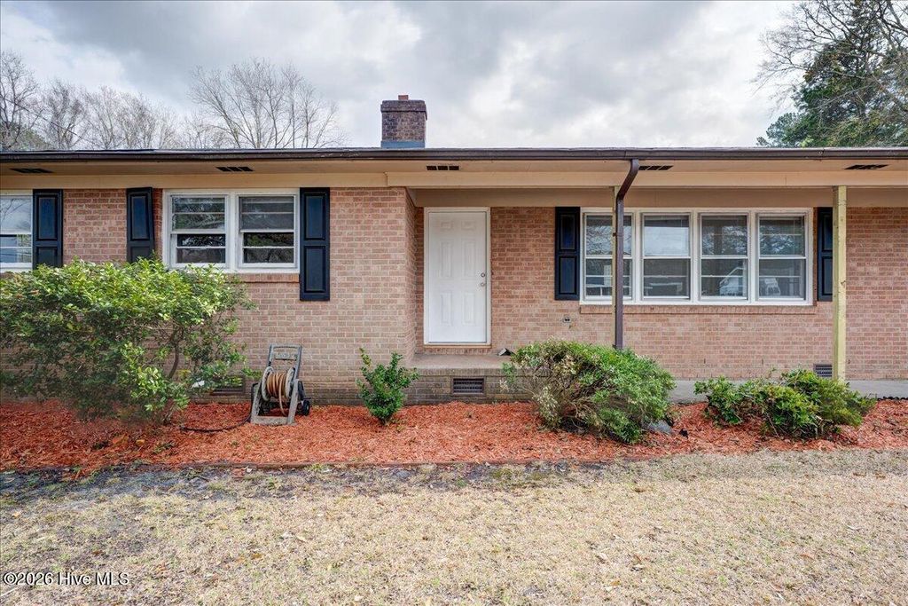 Photo of 1410 Phillips Avenue, New Bern, NC 28562 (MLS # 100556272)