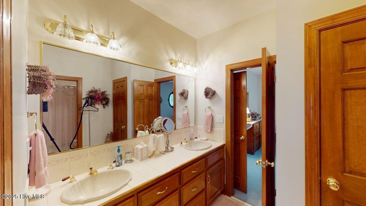 Goldsboro, North Carolina 27534, United States, 5 Bedrooms Bedrooms, ,6 BathroomsBathrooms,Residential,Active,255860