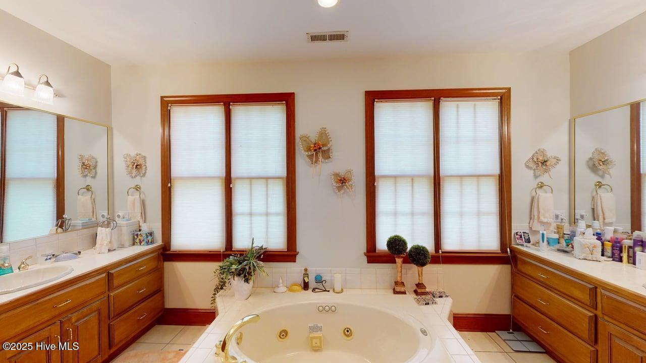 Goldsboro, North Carolina 27534, United States, 5 Bedrooms Bedrooms, ,6 BathroomsBathrooms,Residential,Active,255860