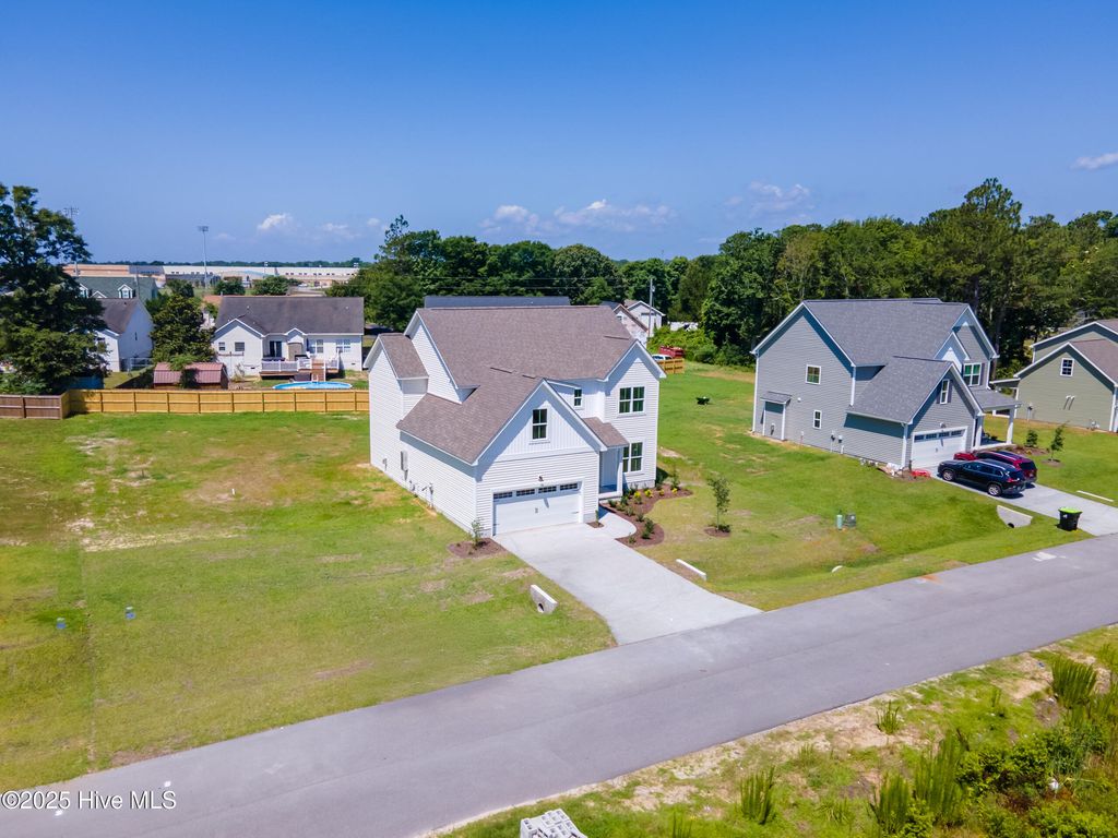 Photo of 124 Creek Bluff Road, Newport, NC 28570 (MLS # 100498173)