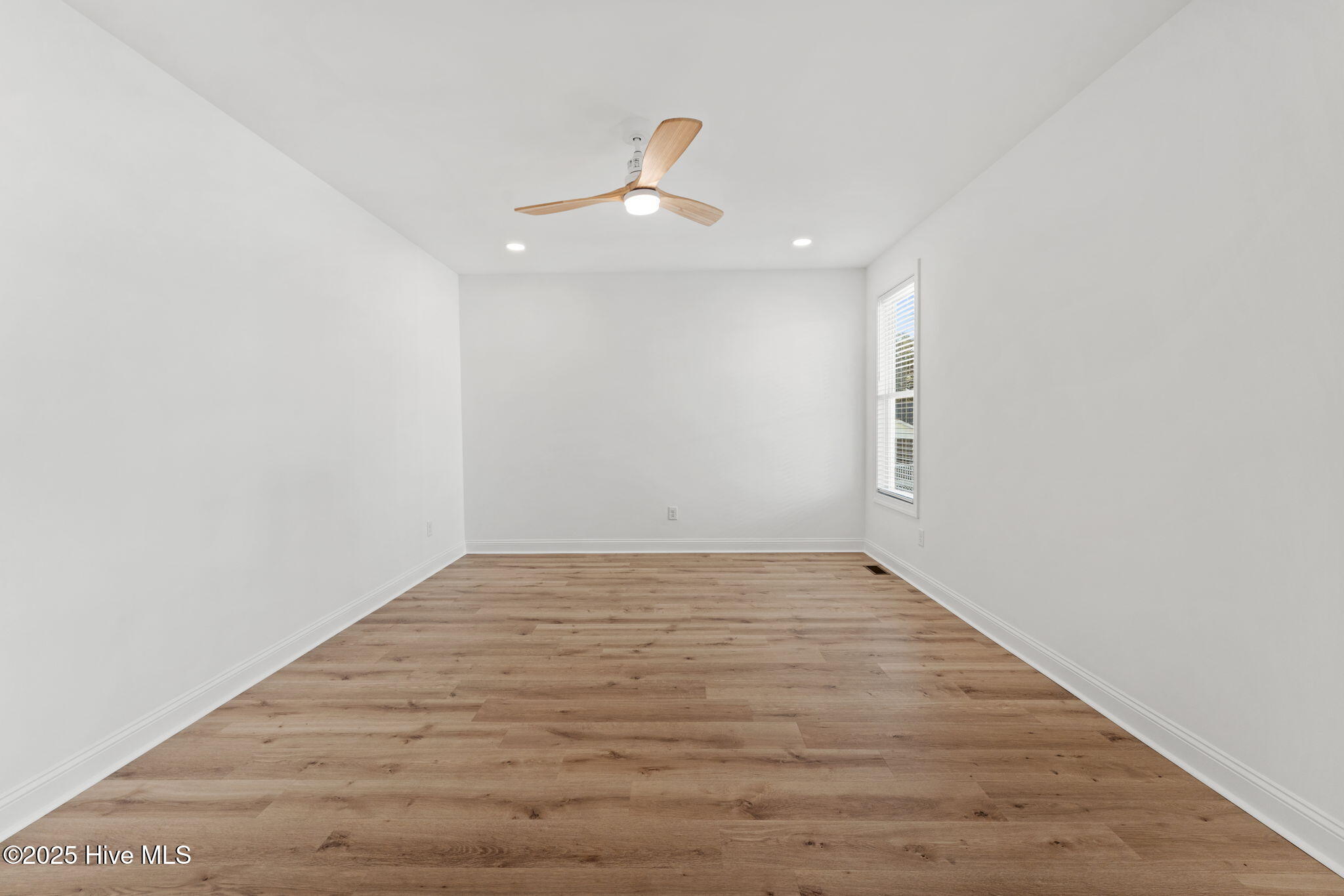 Oak Island, North Carolina 28465, United States, 4 Bedrooms Bedrooms, ,3 BathroomsBathrooms,Residential,Pending,256085