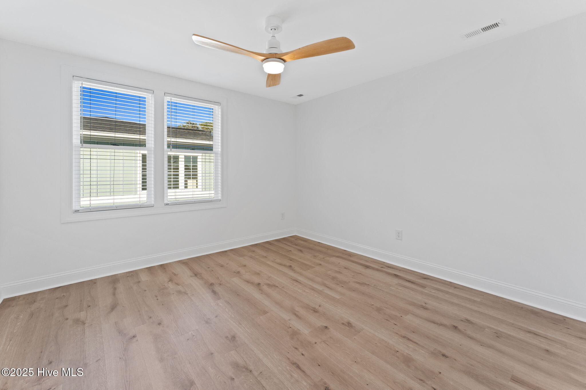 Oak Island, North Carolina 28465, United States, 4 Bedrooms Bedrooms, ,3 BathroomsBathrooms,Residential,Pending,256085