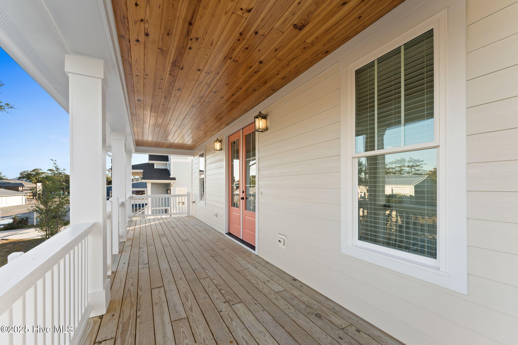 Oak Island, North Carolina 28465, United States, 4 Bedrooms Bedrooms, ,3 BathroomsBathrooms,Residential,Pending,256085