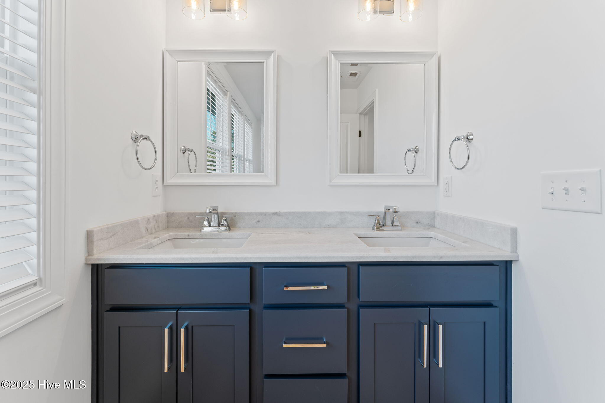 Oak Island, North Carolina 28465, United States, 4 Bedrooms Bedrooms, ,3 BathroomsBathrooms,Residential,Pending,256085