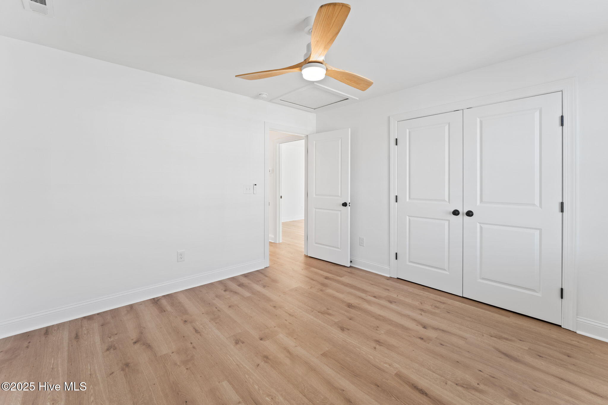 Oak Island, North Carolina 28465, United States, 4 Bedrooms Bedrooms, ,3 BathroomsBathrooms,Residential,Pending,256085