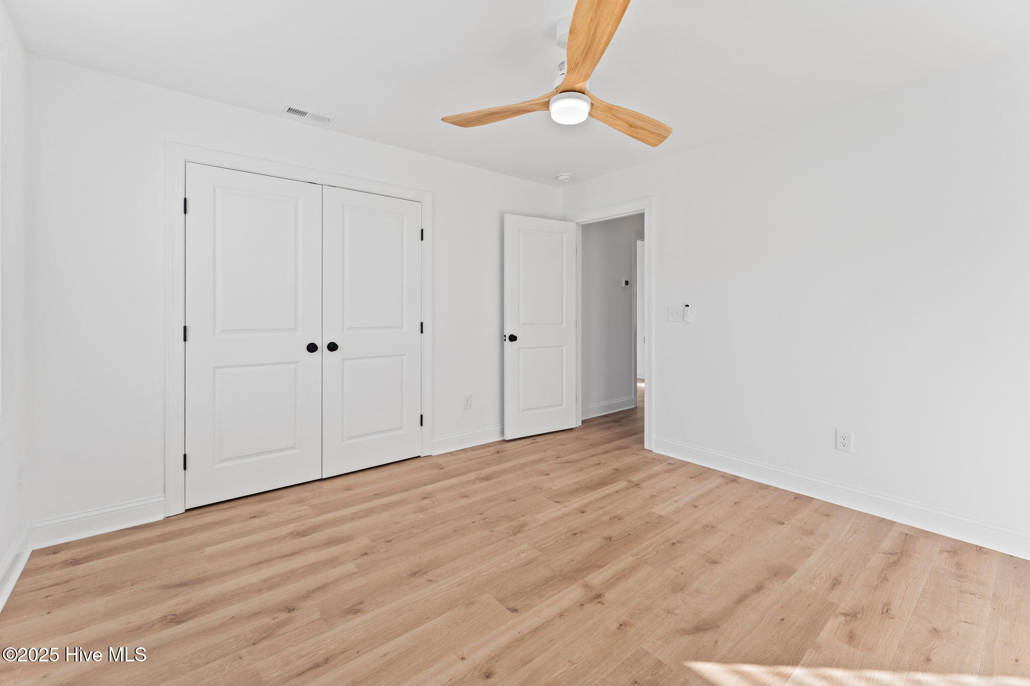 Oak Island, North Carolina 28465, United States, 4 Bedrooms Bedrooms, ,3 BathroomsBathrooms,Residential,Pending,256085