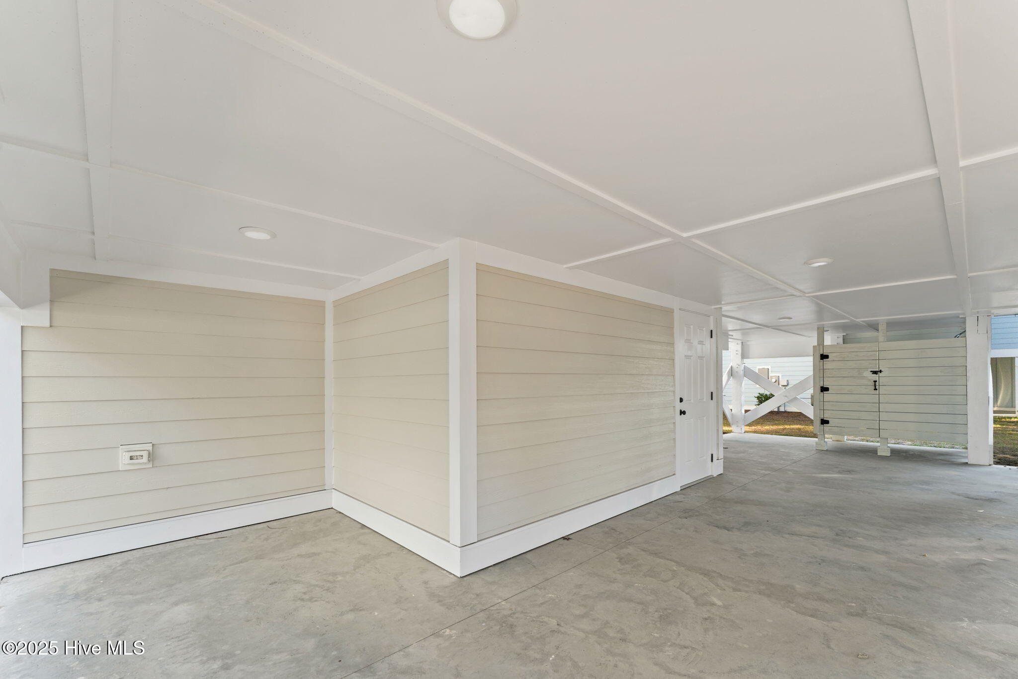 Oak Island, North Carolina 28465, United States, 4 Bedrooms Bedrooms, ,3 BathroomsBathrooms,Residential,Pending,256085