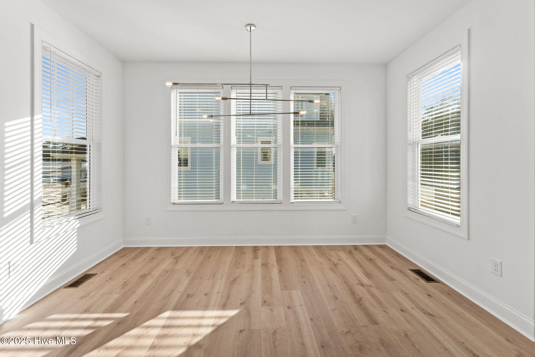 Oak Island, North Carolina 28465, United States, 4 Bedrooms Bedrooms, ,3 BathroomsBathrooms,Residential,Pending,256085