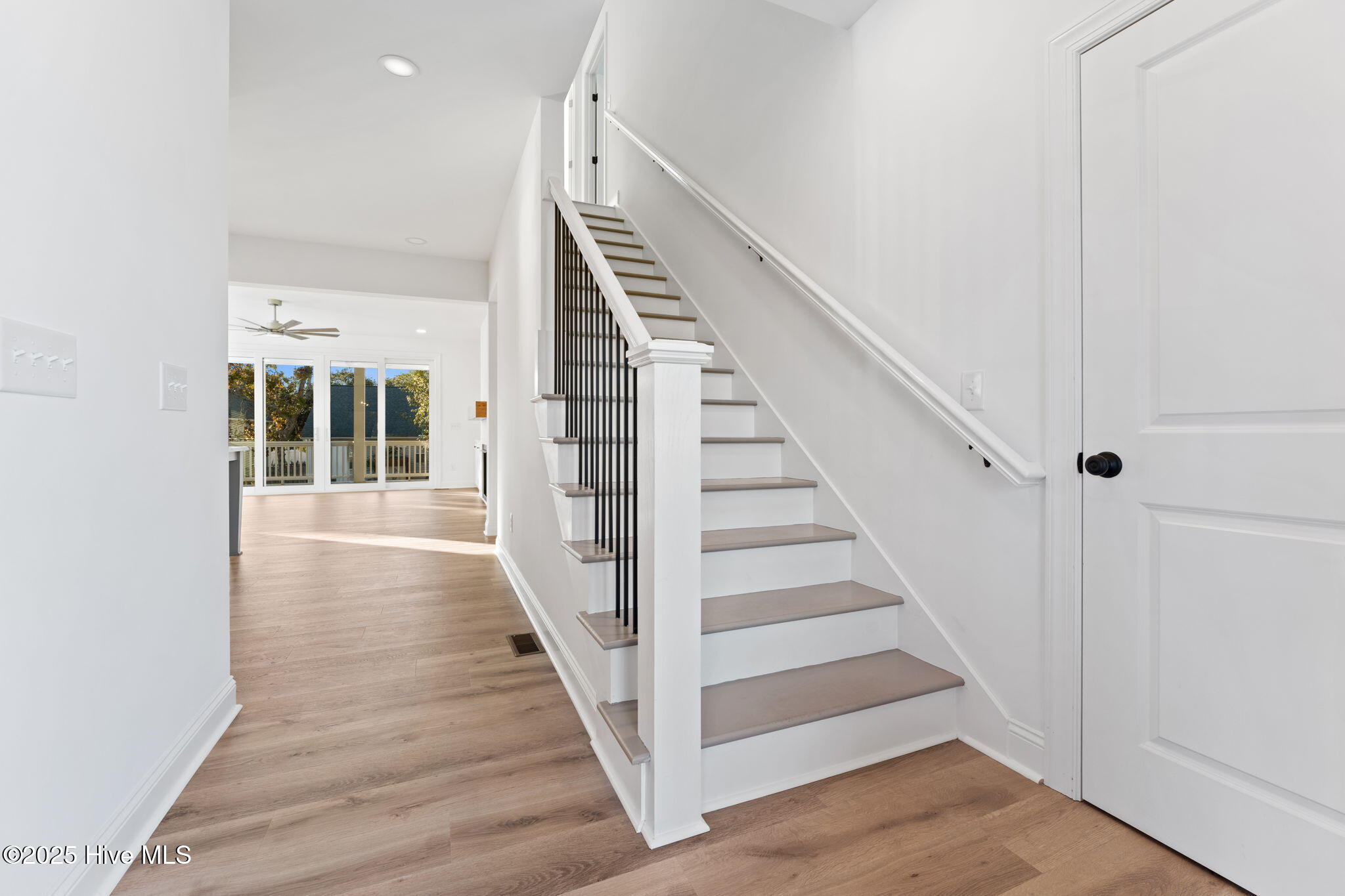 Oak Island, North Carolina 28465, United States, 4 Bedrooms Bedrooms, ,3 BathroomsBathrooms,Residential,Pending,256085