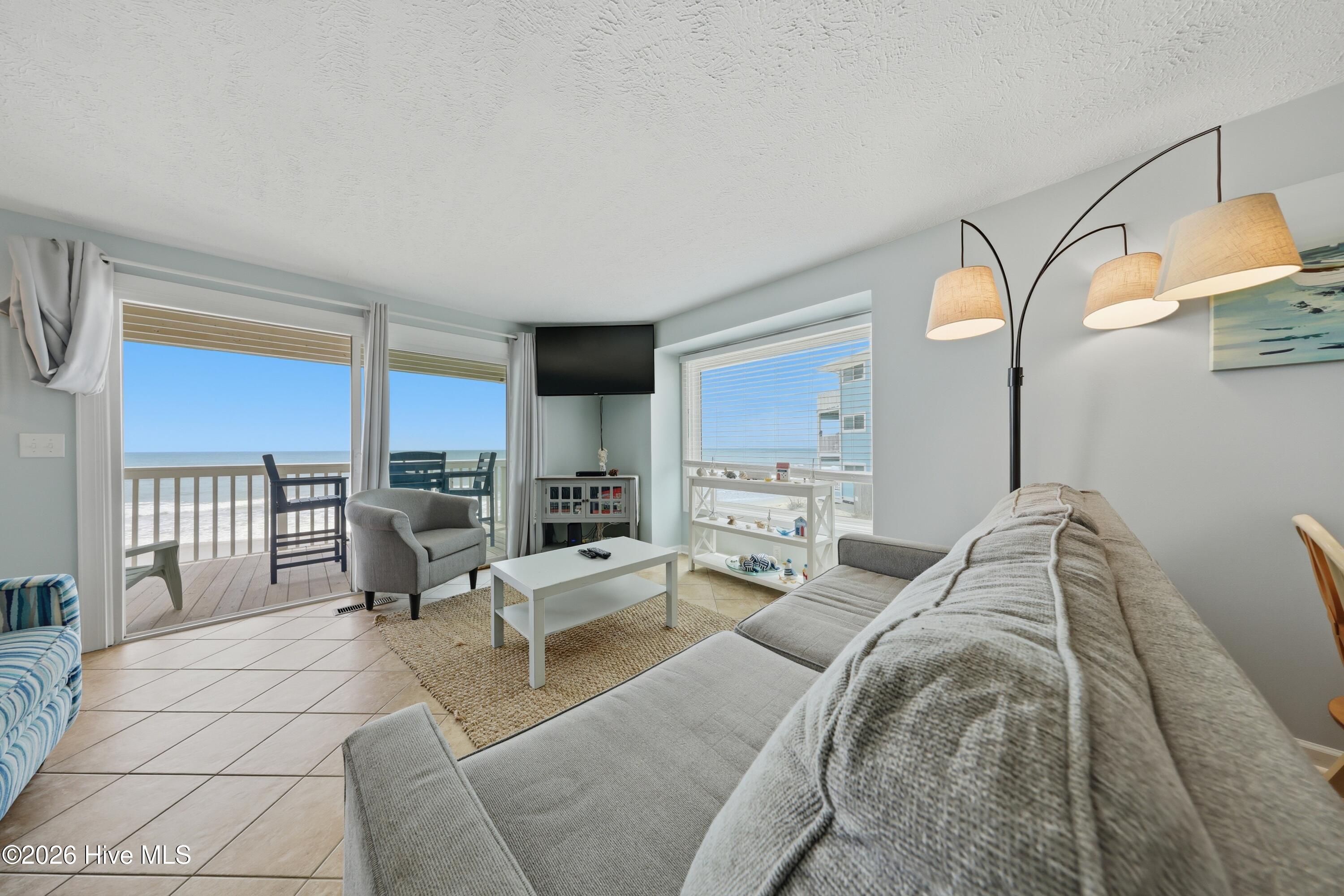 2122 Surfrider Court