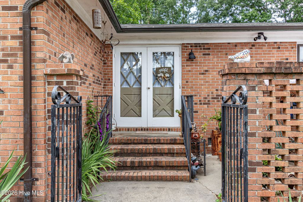 Photo of 1209 W Highland Avenue, Kinston, NC 28501 (MLS # 100577054)