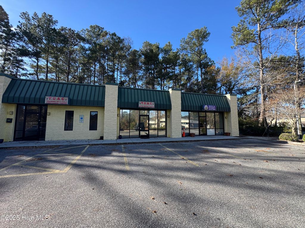 Photo of 3910 Princess Place Drive #Unit B, Wilmington, NC 28405 (MLS # 100549501)